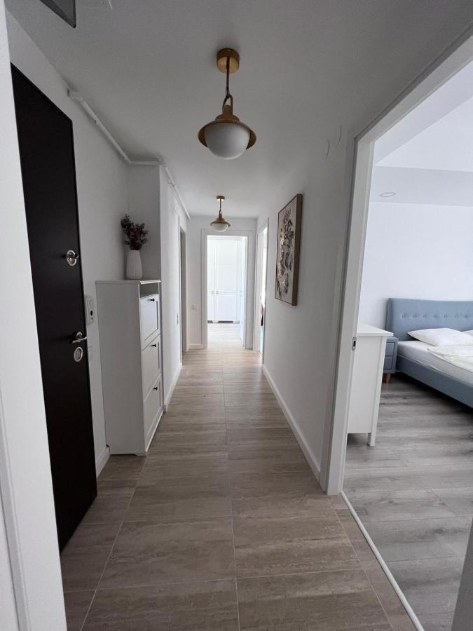 Cosmopolis Bliss: Your Home Away From Home Stefanestii de Jos ภายนอก รูปภาพ